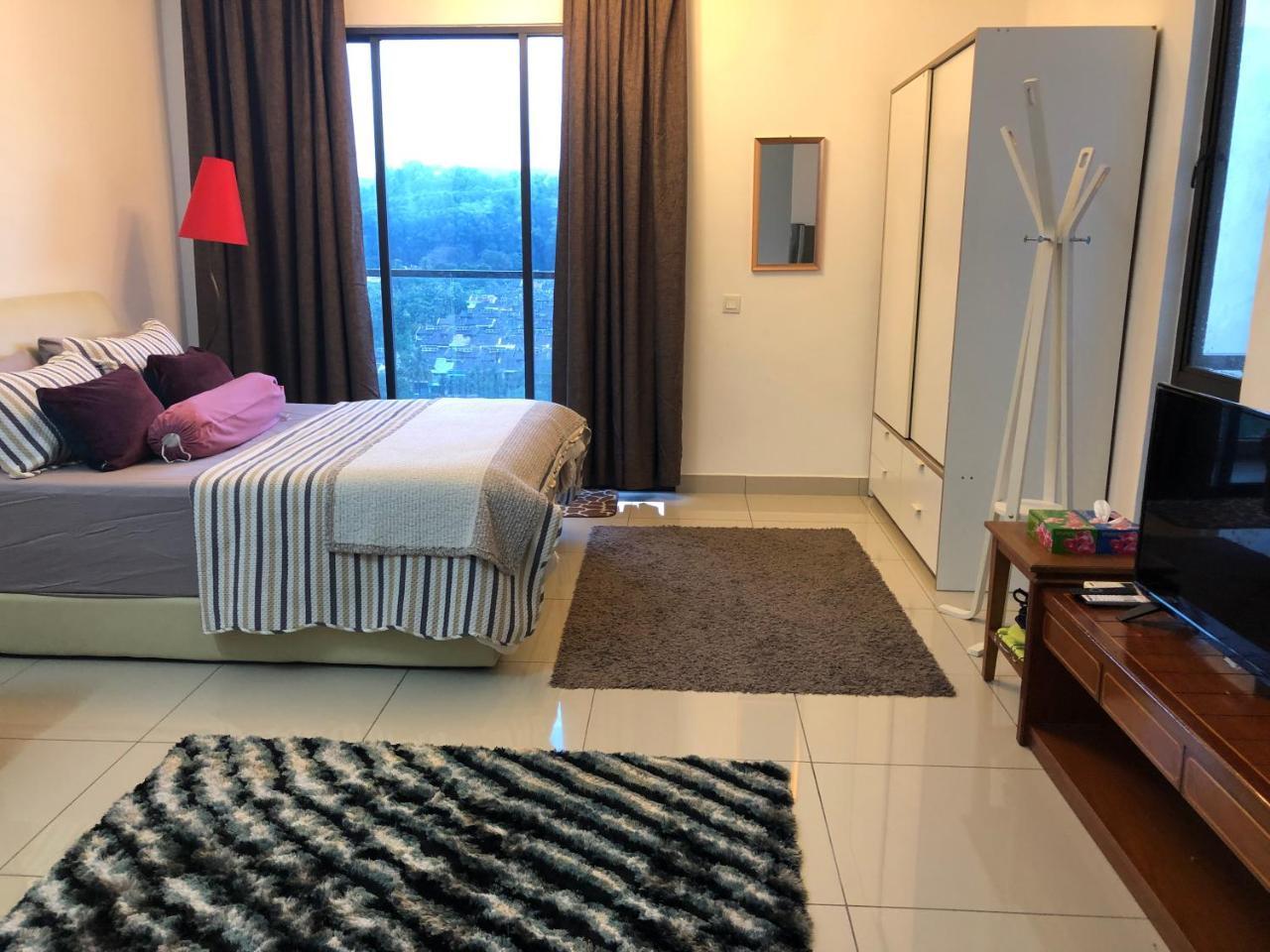 Urban 360 Suite Residence Batu-grotten Buitenkant foto
